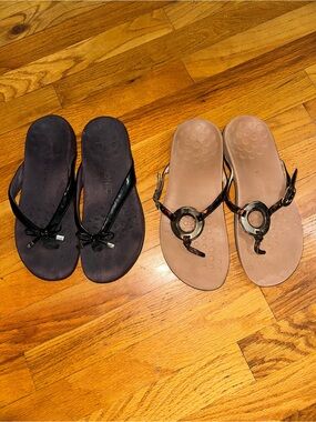 Vionic Women’s Flip Flops 2 Pairs - 8